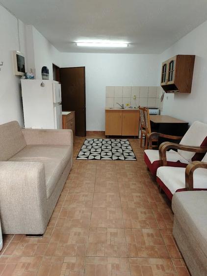 Garsonieră decomandată în Central