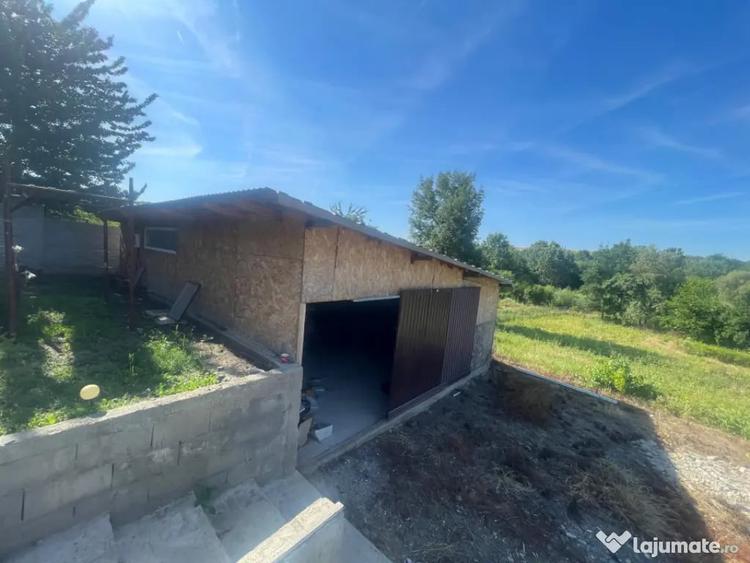 Casă cu 3 camere cu Teren 1500 Mp în Central