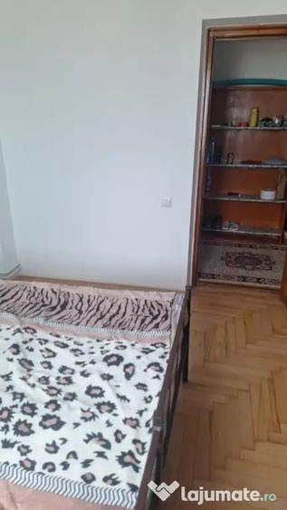 Apartament cu 3 camere decomandat în Obcini
