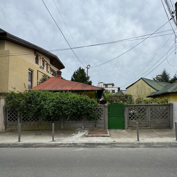 Casă cu 4 camere în Brâncoveanu