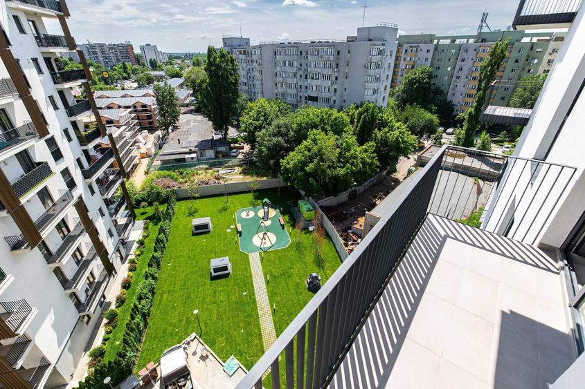 Apartament cu 3 camere decomandat în Costin Georgian