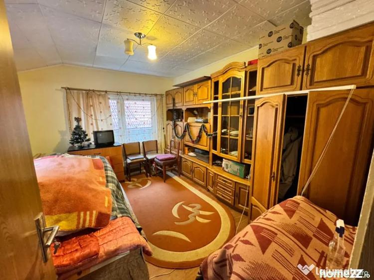 Casă cu 3 camere cu Teren 400 Mp în Valea Roșie