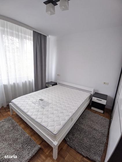Apartament cu 3 camere semidecomandat în Central