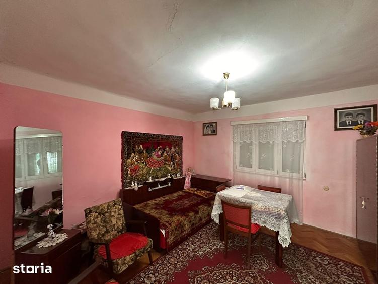 Casă cu 4 camere cu Teren 376 Mp în Ghiroda