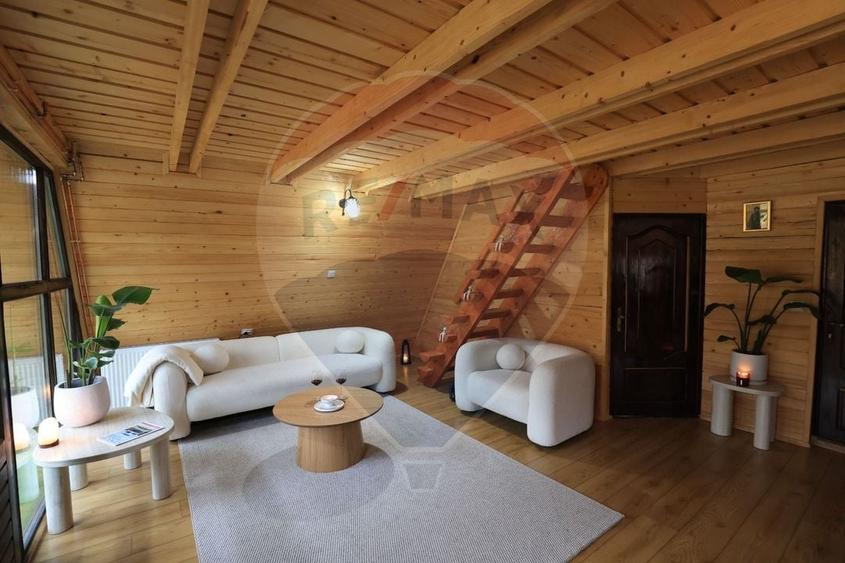 Hotel/Pensiune, de 110 mp, în Strâmtura