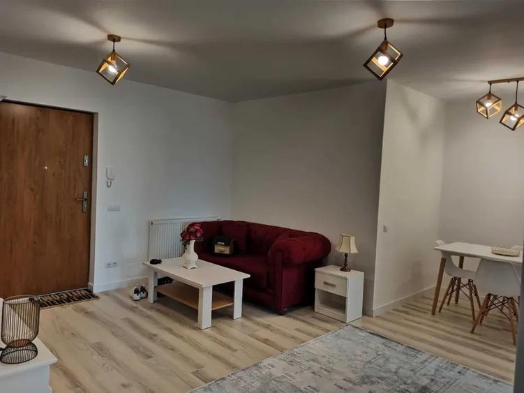 Apartament cu 3 camere semidecomandat în Zorilor