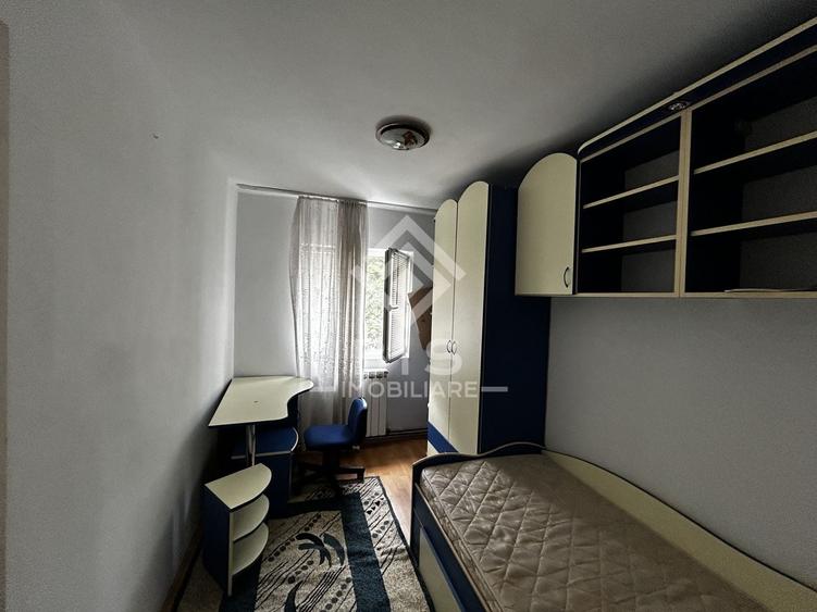 Apartament cu 4 camere decomandat în Ștefan cel Mare