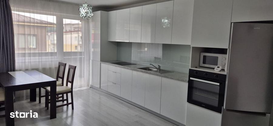 Apartament cu 3 camere semidecomandat în Florești