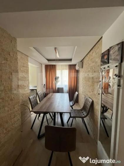 Apartament cu 3 camere decomandat în Central