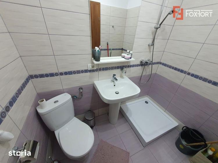 Apartament cu 3 camere, mobilat în Plopi