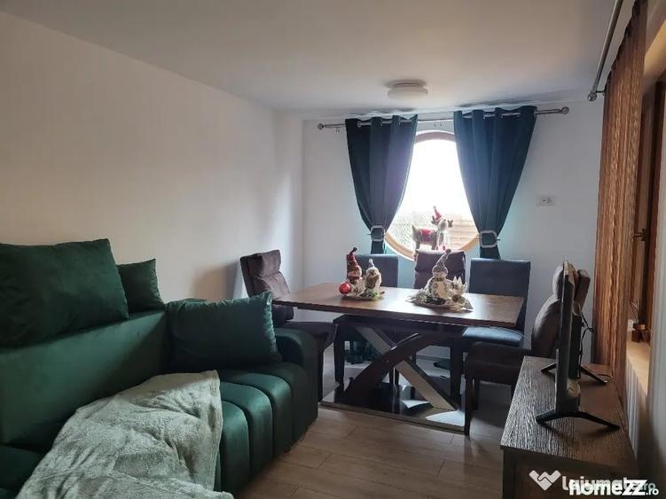 Casă cu 5 camere cu Teren 3500 Mp în Ungureni (Gherghița)