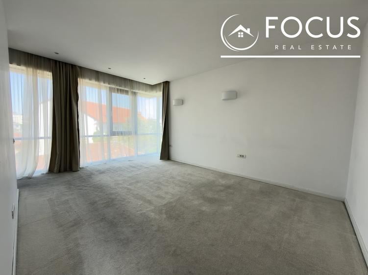 Apartament cu 3 camere decomandat în Universitate