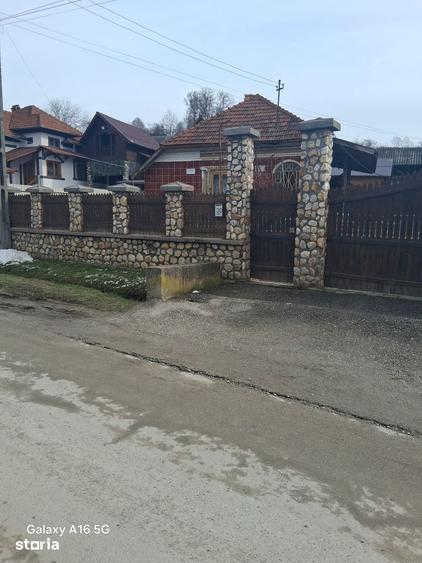 Casă cu 3 camere cu Teren 3000 Mp în Mihăești