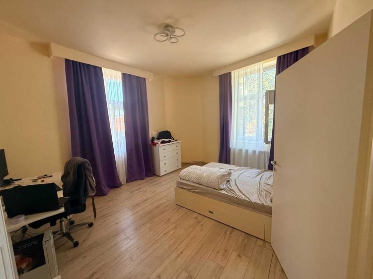 Apartament cu 3 camere semidecomandat în Traian