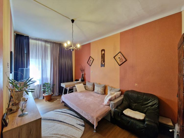 Apartament cu 2 camere decomandat în Central