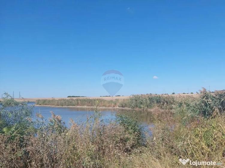 Oportunitate dezvoltare: 10.032 mp cu front la lac, lotizat - 2
