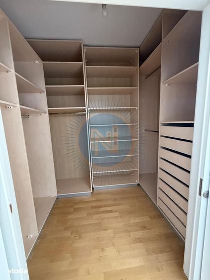 Apartament cu 4 camere în Capitale