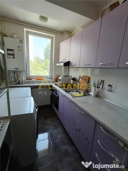 Apartament cu 3 camere decomandat, mobilat în Brâncoveanu