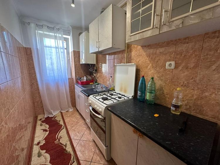 Apartament cu 2 camere semidecomandat, mobilat în Cugir