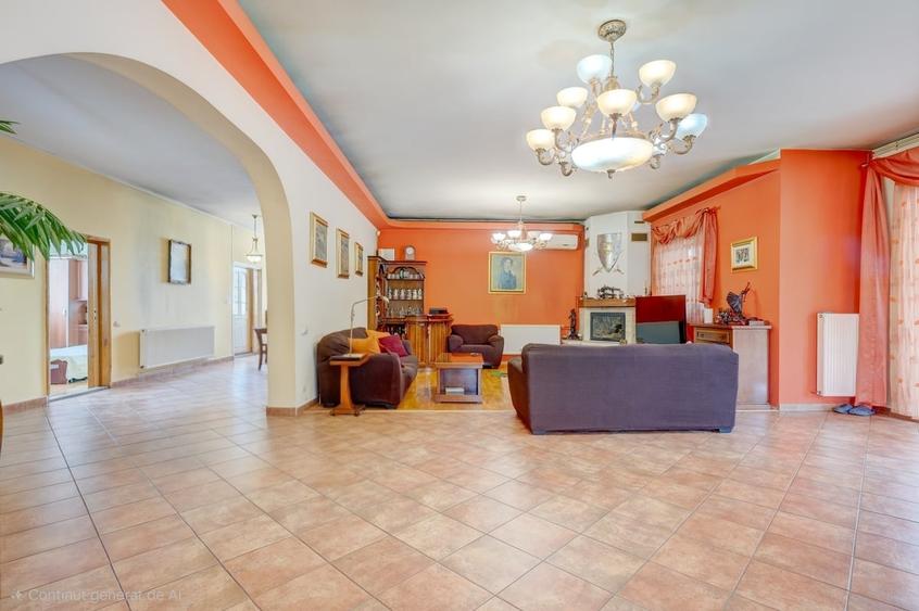 Casă cu 6 camere cu Teren 1576 Mp în Fundeni