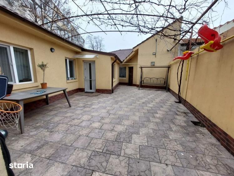 Casă cu 6 camere cu Teren 343 Mp în Dacia