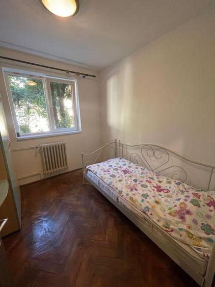 Apartament cu 3 camere semidecomandat, mobilat în Gheorgheni