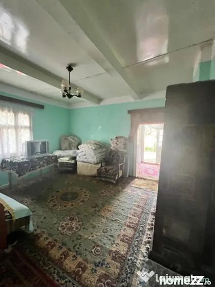 Casă cu 3 camere cu Teren 800 Mp în Siret