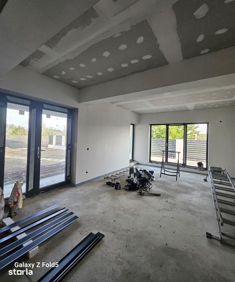 Casă cu 4 camere cu Teren 750 Mp în Central