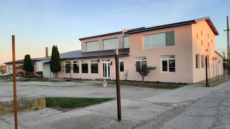 Spațiu comercial, de 700 mp, în Central