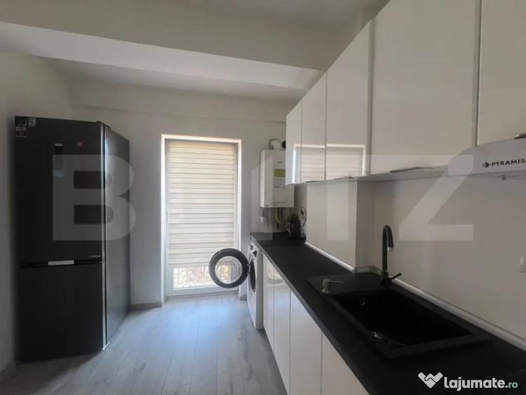 Apartament cu 3 camere semidecomandat în Florești