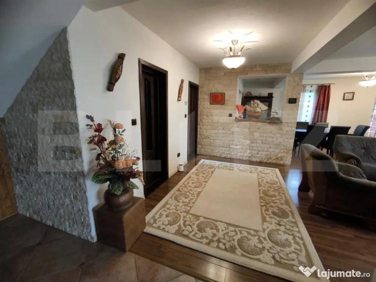 Casă cu 5 camere cu Teren 700 Mp în Central