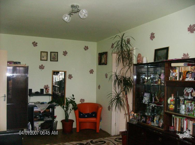 Apartament cu 2 camere semidecomandat, mobilat în Aleea Carpați