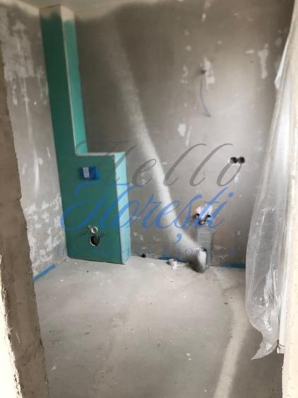 Duplex cu 4 camere semidecomandat cu Canalizare în Dâmbul Rotund