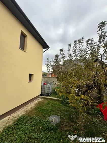Casă cu 5 camere cu Teren 1310 Mp în Central