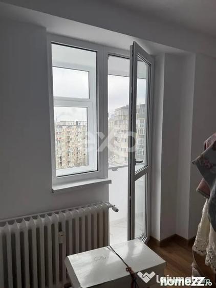 Apartament cu 4 camere decomandat în Tineretului