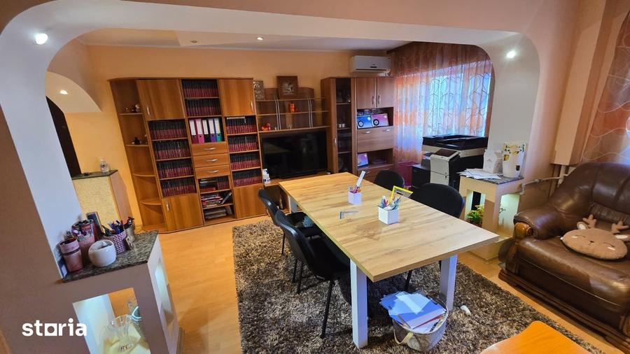 Apartament cu 3 camere în Nicolina