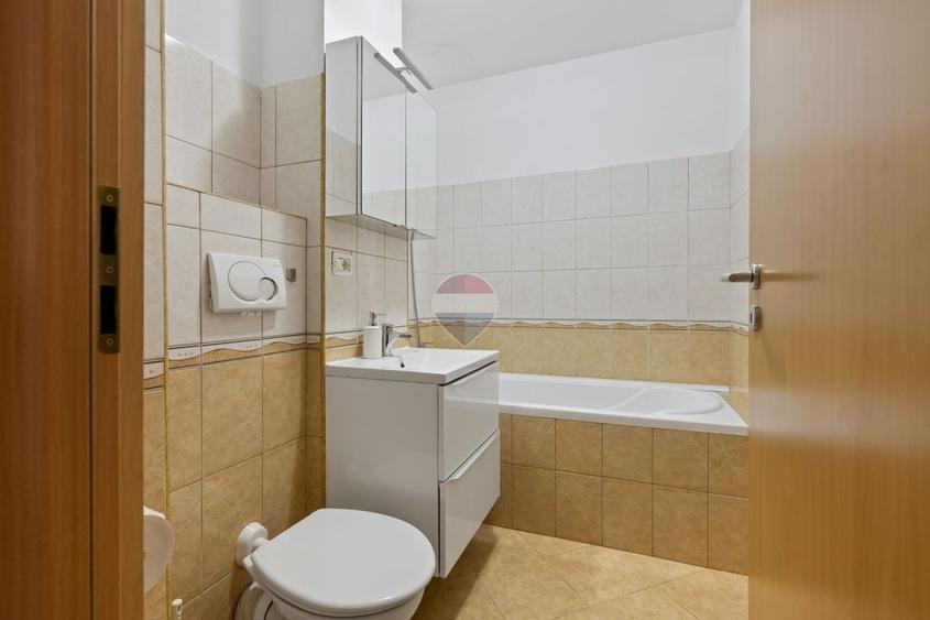 Apartament cu 4 camere decomandat, mobilat în UTA