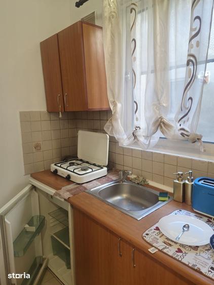 Apartament cu 2 camere semidecomandat în Centrul Civic