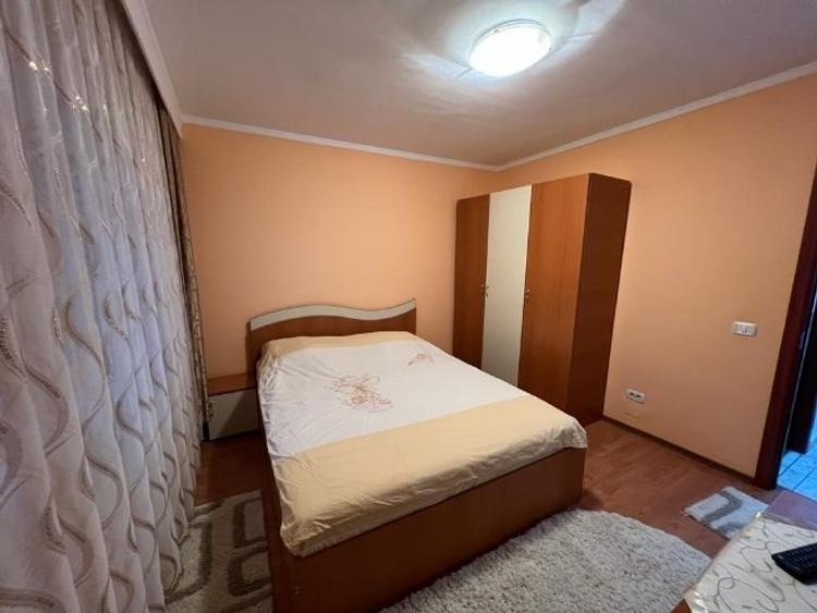 Apartament cu 3 camere decomandat în Faleza Nord