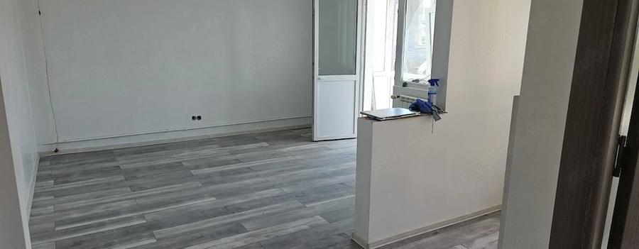 Apartament cu 3 camere decomandat în Crihala