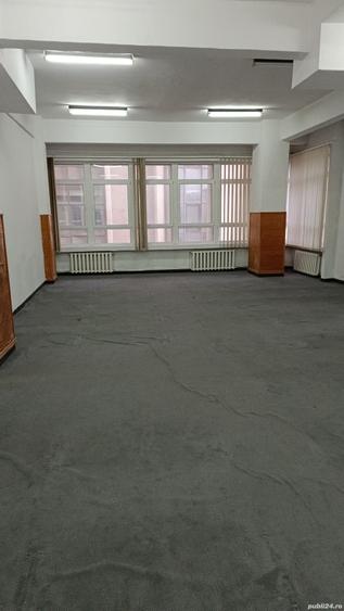 Spațiu comercial, de 480 mp, în Central