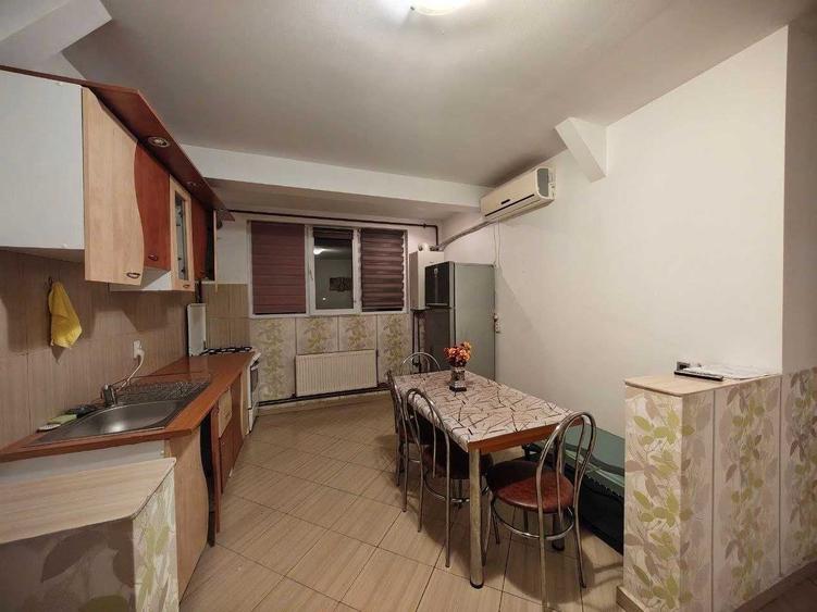 Apartament cu 2 camere decomandat în Girocului