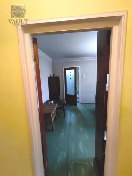 Apartament cu 3 camere semidecomandat în 1 Decembrie 1918