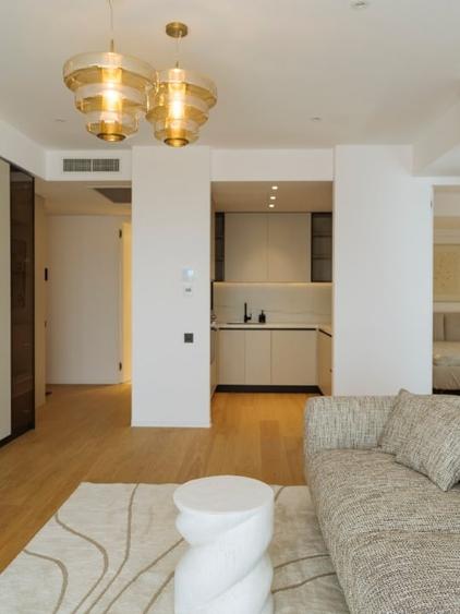 Apartament cu 3 camere semidecomandat, mobilat în Aviației