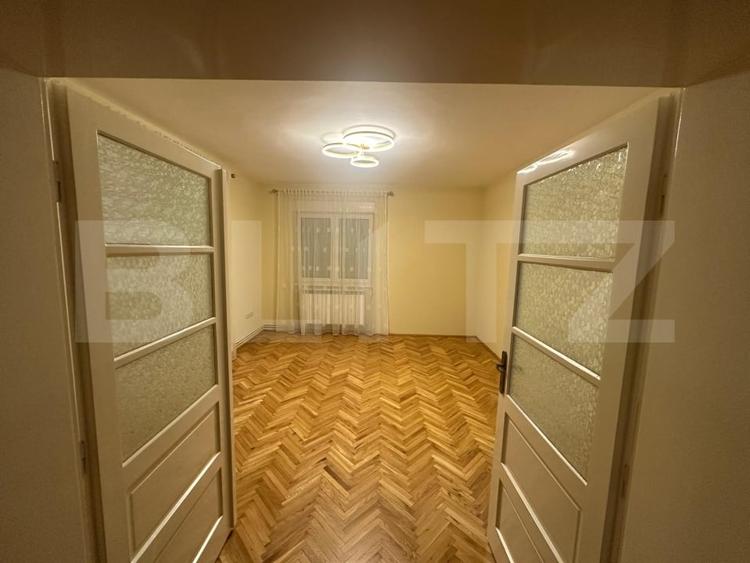 Apartament cu 4 camere decomandat în Titulescu