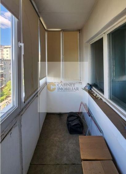Garsonieră decomandată, mobilată în Decebal