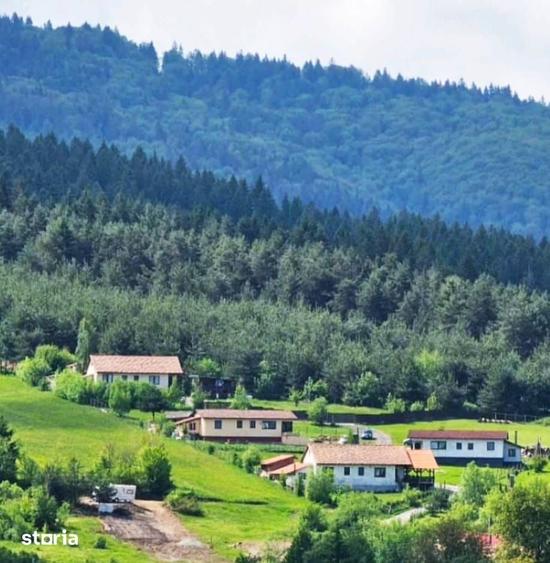 Casă cu 4 camere cu Teren 770 Mp în Covasna