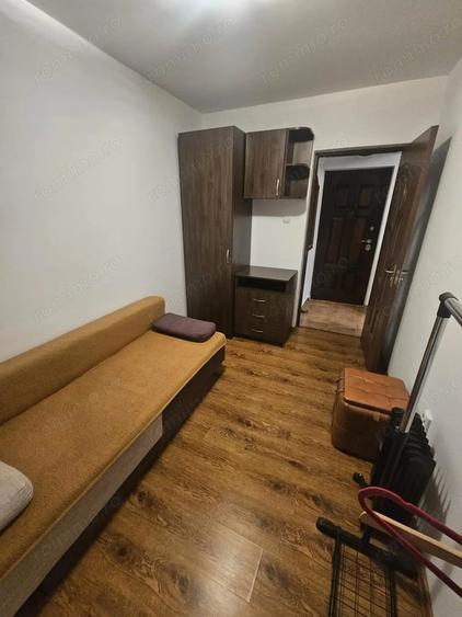 Apartament cu 3 camere semidecomandat în Medicină