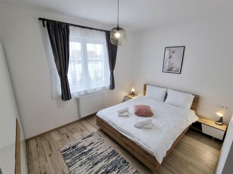 Apartament cu 3 camere decomandat, mobilat în Tractorul