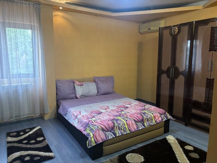 Casă cu 6 camere cu Teren 1000 Mp în Central